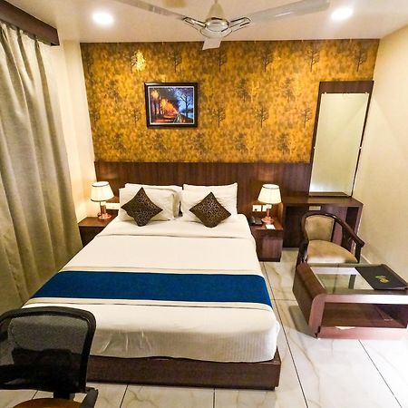 פאטנה Hotel Sidh Vedantha מראה חיצוני תמונה