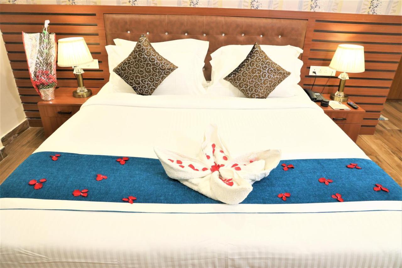 פאטנה Hotel Sidh Vedantha מראה חיצוני תמונה